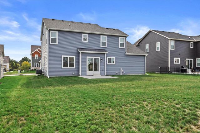 1377 Scotsland LANE, Oconomowoc, WI 53066