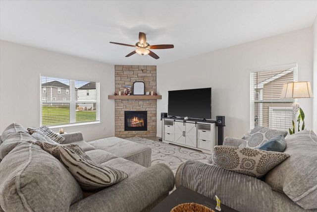 1377 Scotsland LANE, Oconomowoc, WI 53066