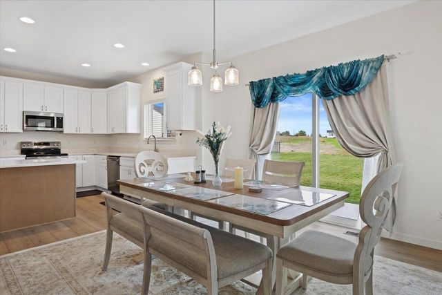 1377 Scotsland LANE, Oconomowoc, WI 53066