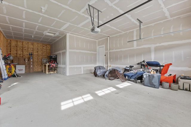 1377 Scotsland LANE, Oconomowoc, WI 53066