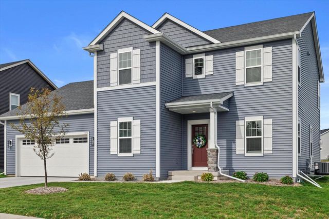 1377 Scotsland LANE, Oconomowoc, WI 53066