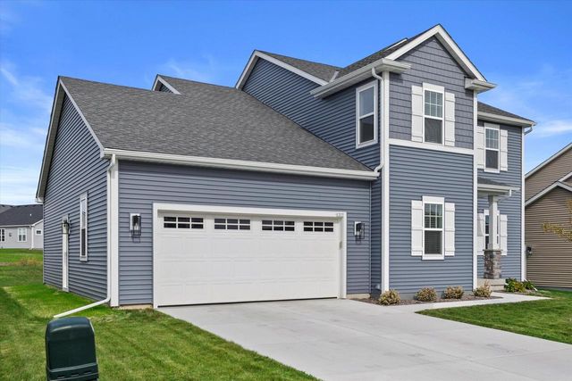 1377 Scotsland LANE, Oconomowoc, WI 53066