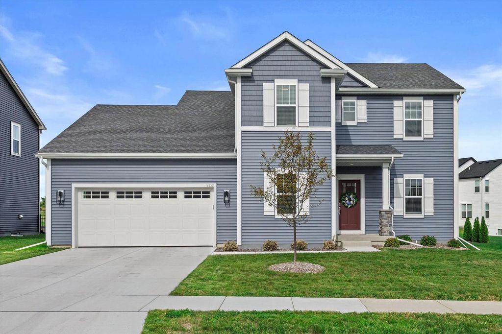 1377 Scotsland LANE, Oconomowoc, WI 53066