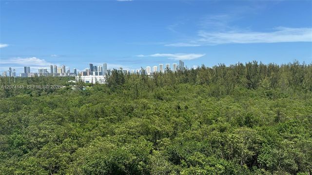 14951 Royal Oaks Lane 702, North Miami, FL 33181