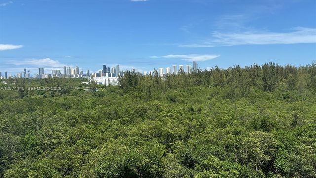 14951 Royal Oaks Lane 702, North Miami, FL 33181