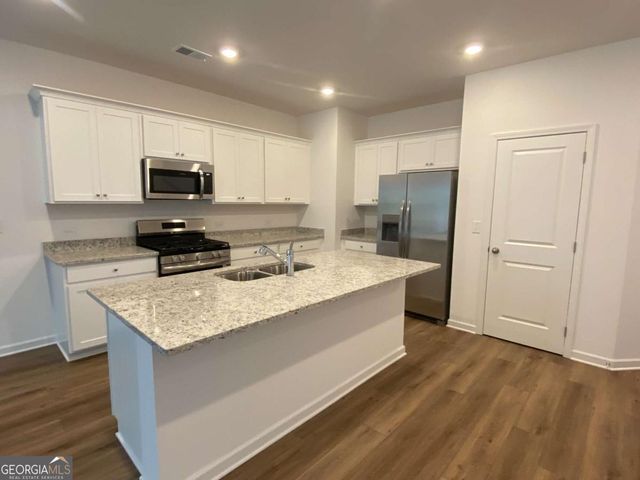 2582 Adventure Way, Doraville, GA 30360