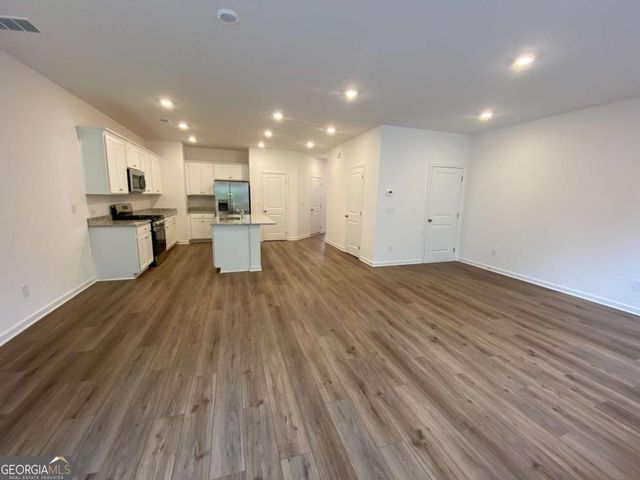 2582 Adventure Way, Doraville, GA 30360