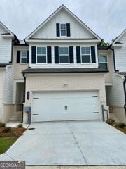2582 Adventure Way, Doraville, GA 30360
