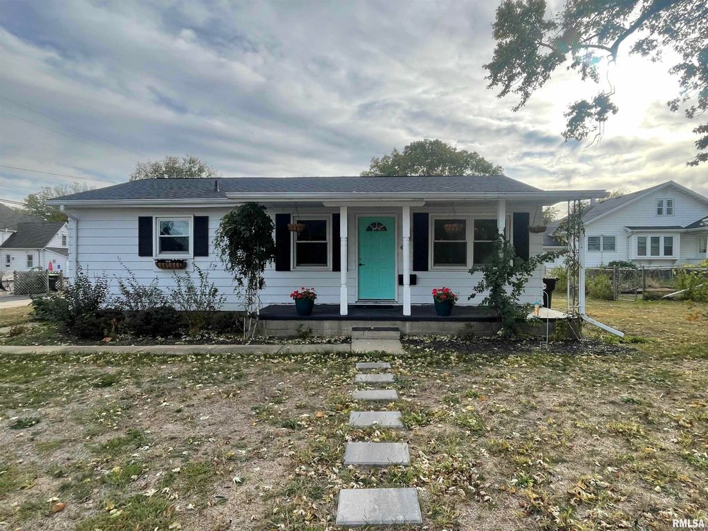 418 W WALNUT Street, Chillicothe, IL 61523