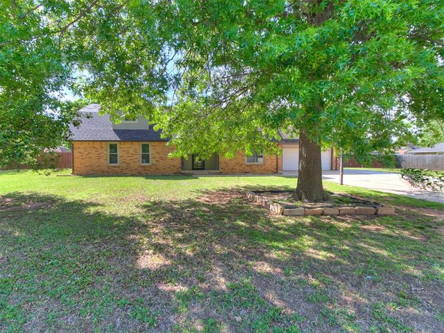 609 N Centennial Way, Mustang, OK 73064