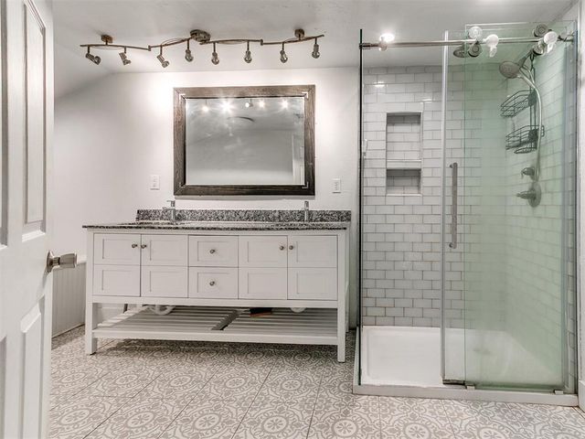 609 N Centennial Way, Mustang, OK 73064