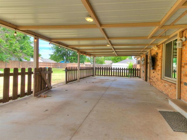 609 N Centennial Way, Mustang, OK 73064
