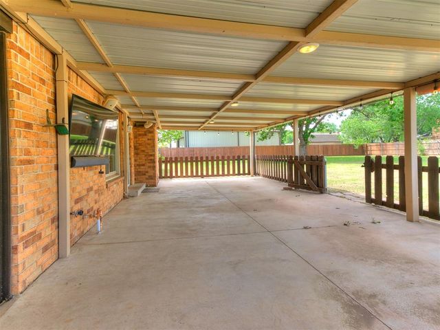 609 N Centennial Way, Mustang, OK 73064