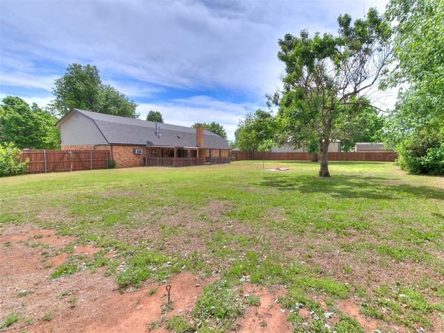 609 N Centennial Way, Mustang, OK 73064