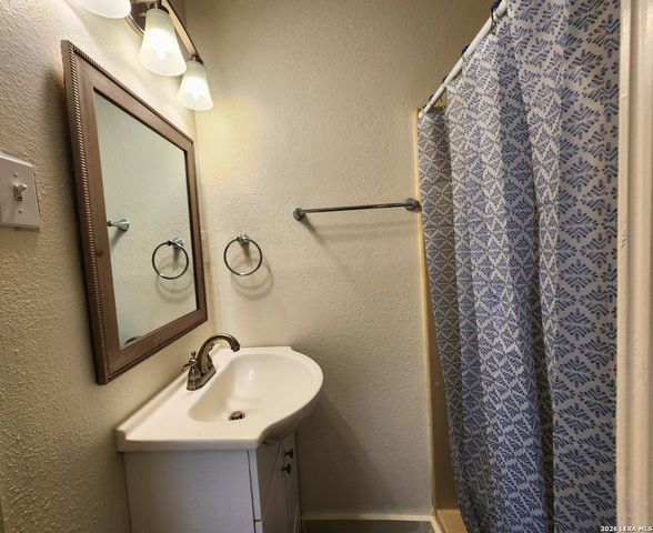 207 OAKLANE ST, Canyon Lake, TX 78133