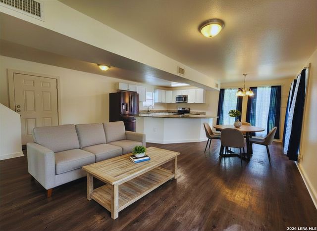 207 OAKLANE ST, Canyon Lake, TX 78133