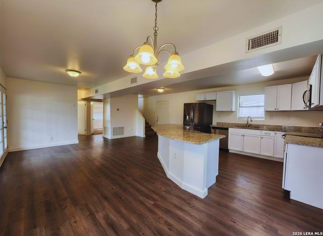 207 OAKLANE ST, Canyon Lake, TX 78133