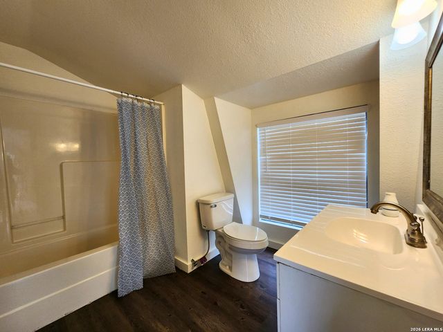207 OAKLANE ST, Canyon Lake, TX 78133