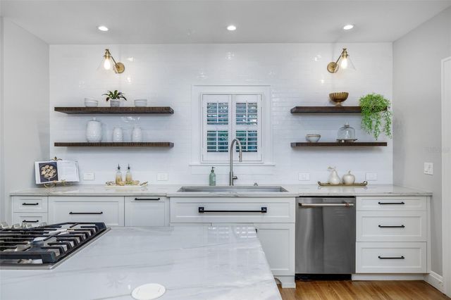 446 16TH AVENUE NE, St Petersburg, FL 33704