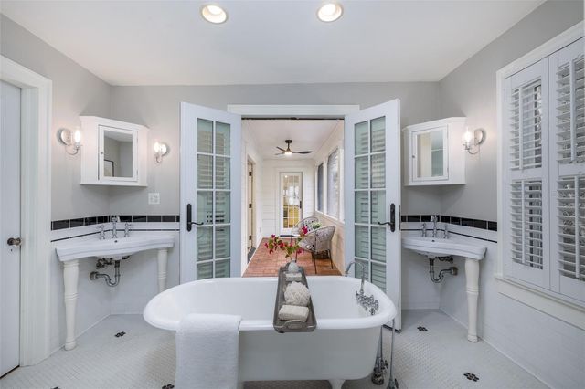 446 16TH AVENUE NE, St Petersburg, FL 33704