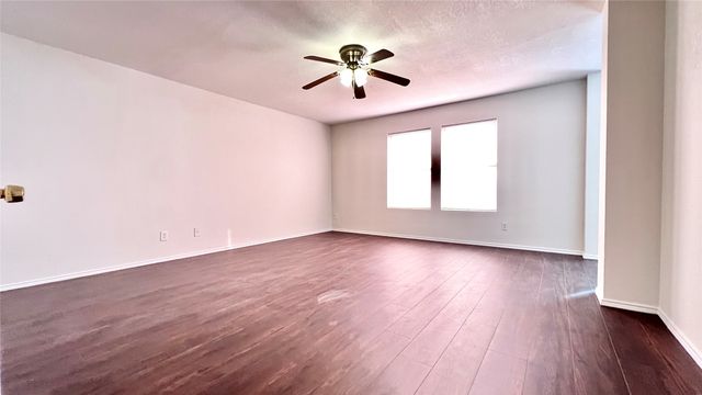 651 Bluechalk Drive, Cedar Hill, TX 75104