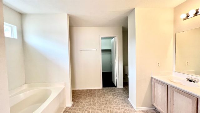 651 Bluechalk Drive, Cedar Hill, TX 75104