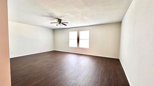 651 Bluechalk Drive, Cedar Hill, TX 75104