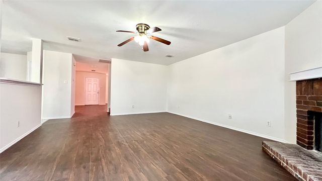 651 Bluechalk Drive, Cedar Hill, TX 75104