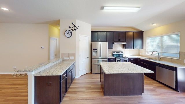 4524 Lakeside Hollow Street, Fort Worth, TX 76262