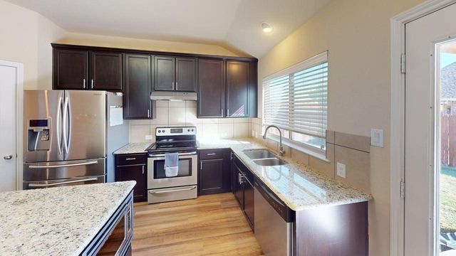 4524 Lakeside Hollow Street, Fort Worth, TX 76262