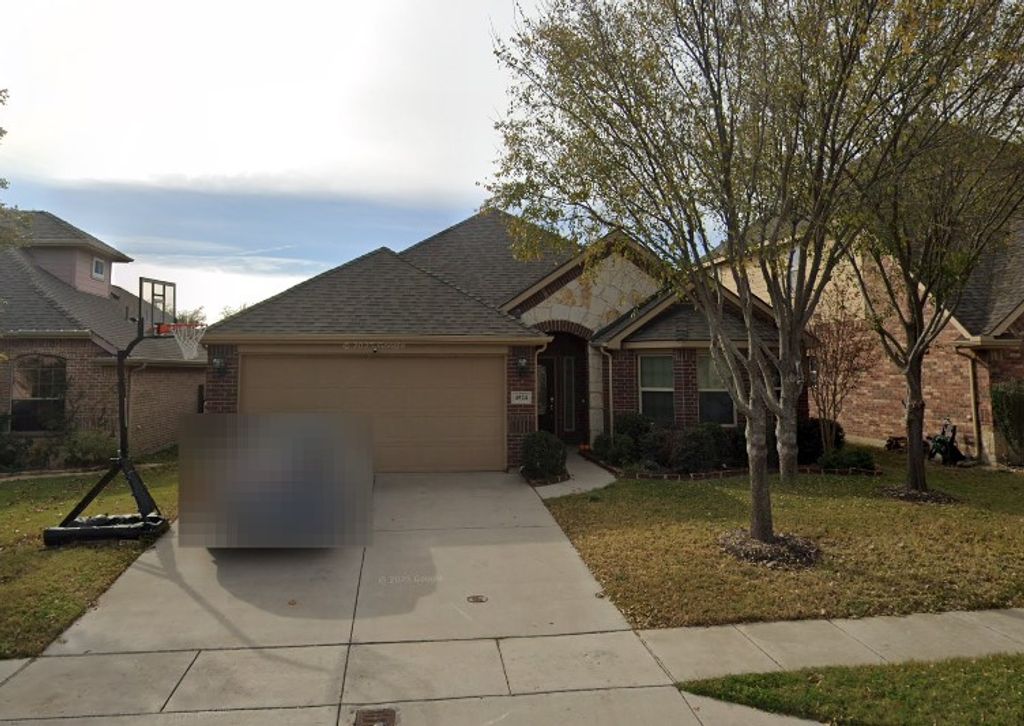 4524 Lakeside Hollow Street, Fort Worth, TX 76262