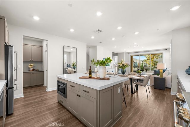 236 keeper, Irvine, CA 92618