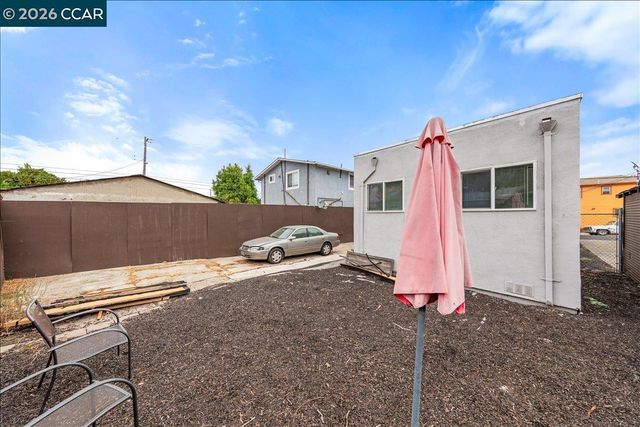 9903 Olive St, Oakland, CA 94603