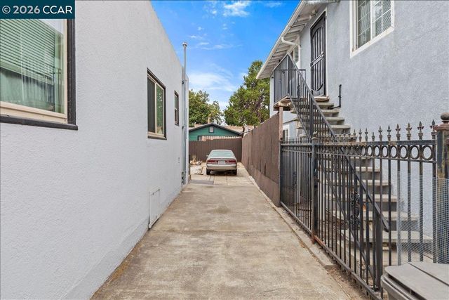 9903 Olive St, Oakland, CA 94603