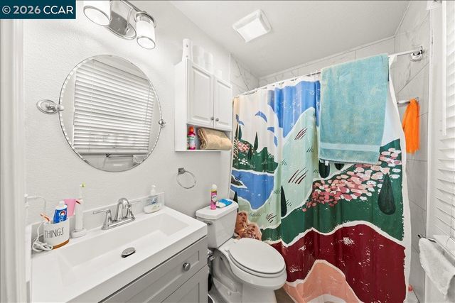 9903 Olive St, Oakland, CA 94603
