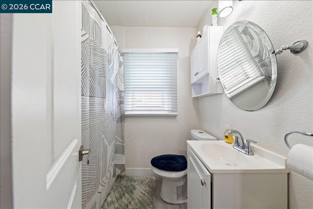 9903 Olive St, Oakland, CA 94603