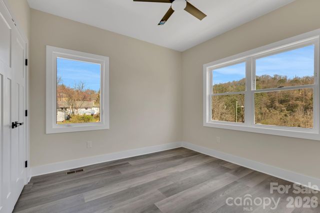 31 Elkwood Avenue, Asheville, NC 28804