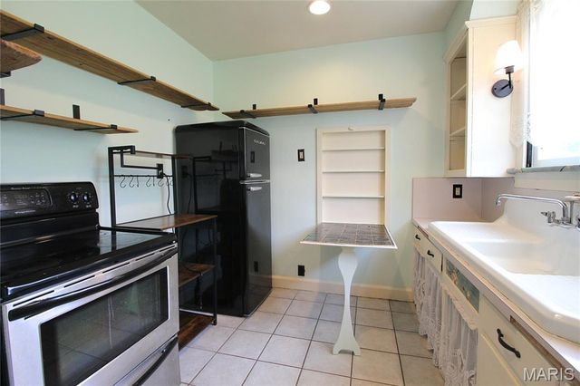 1800 E B Street, Belleville, IL 62221