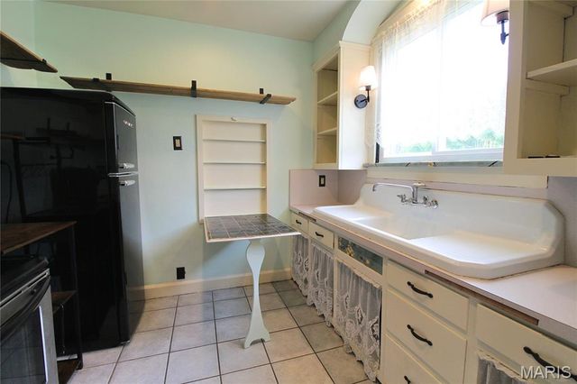 1800 E B Street, Belleville, IL 62221
