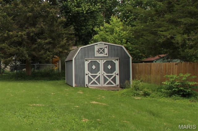 1800 E B Street, Belleville, IL 62221