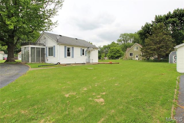 1800 E B Street, Belleville, IL 62221