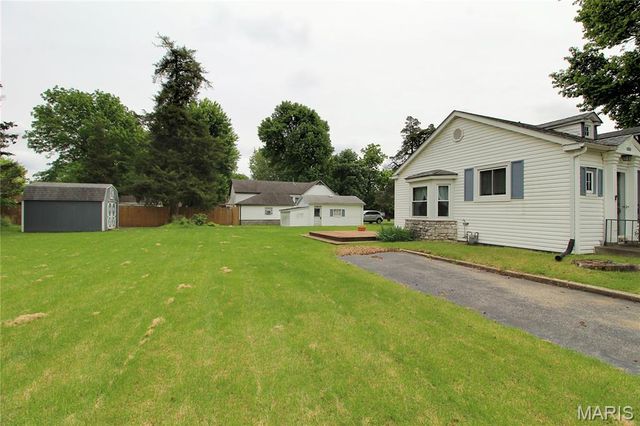 1800 E B Street, Belleville, IL 62221