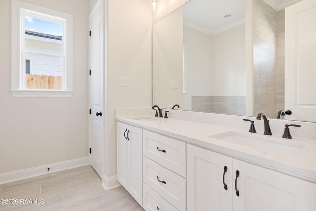 240 Jagged Grove Lane, Youngsville, LA 70592