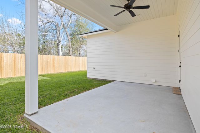 240 Jagged Grove Lane, Youngsville, LA 70592