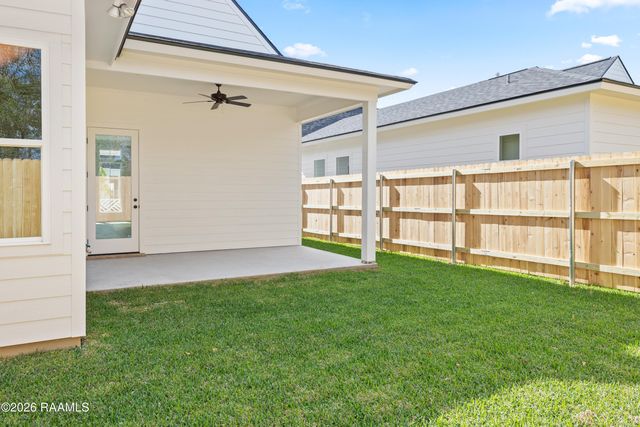 240 Jagged Grove Lane, Youngsville, LA 70592