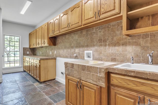 2234 Hwy 90 W, Castroville, TX 78009