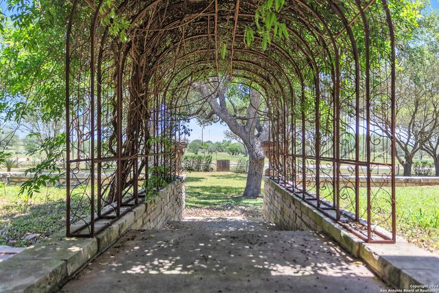 2234 Hwy 90 W, Castroville, TX 78009