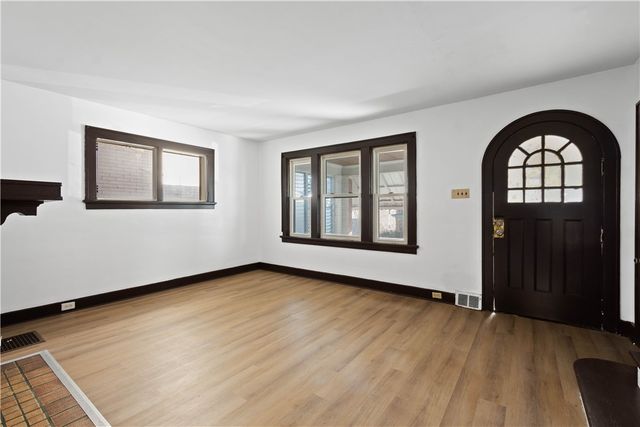 122 Margaret St, Mt Oliver, PA 15210