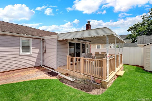 3104 Royal Avenue, Oceanside, NY 11572