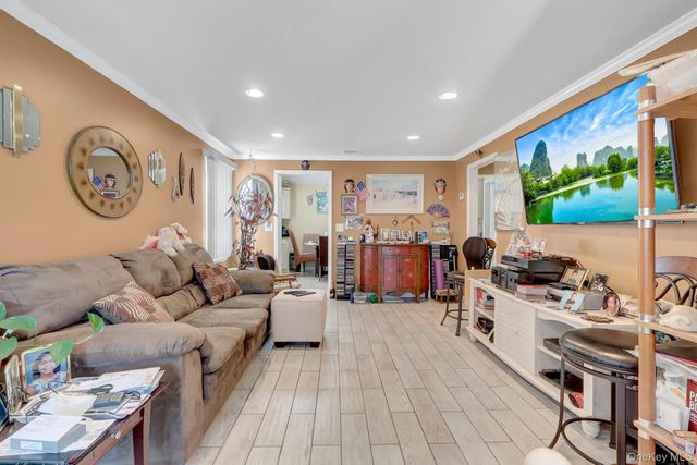 3104 Royal Avenue, Oceanside, NY 11572